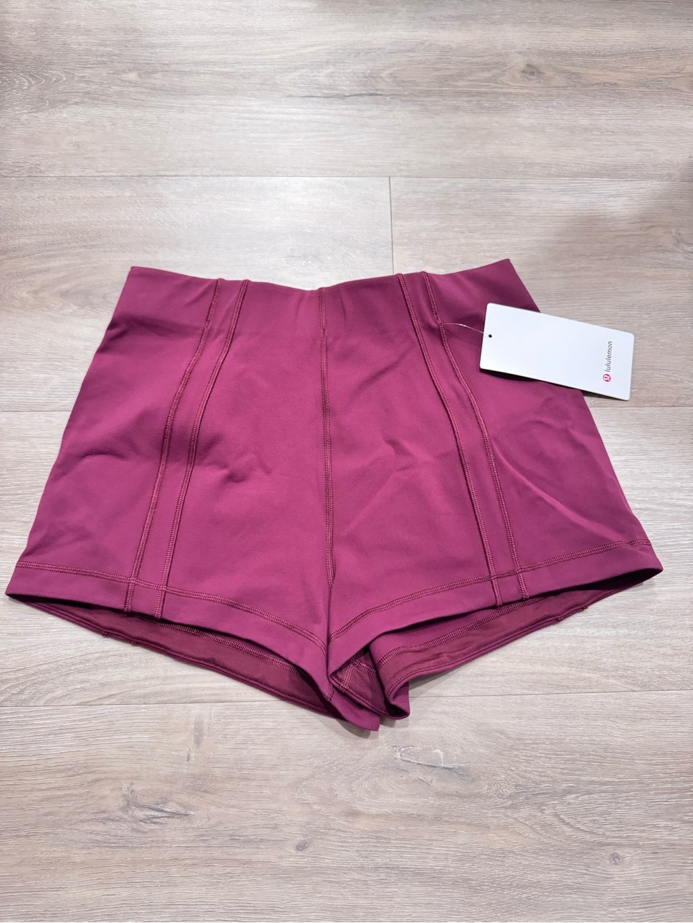 Lululemon Define micro short Luon size S NWT color Burgundy Bay